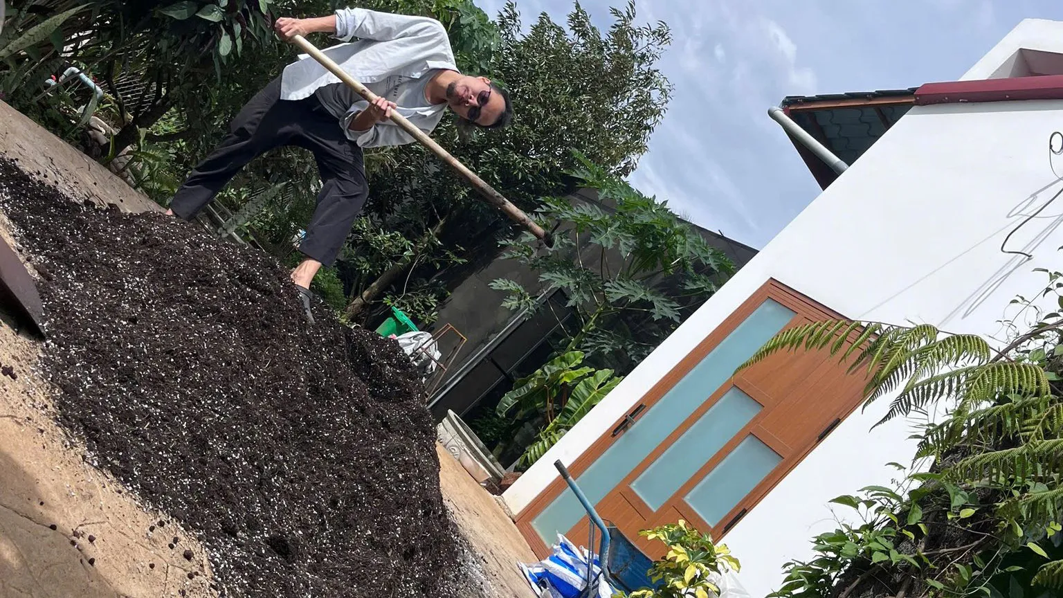 Chuyện Bỏ Phố Của Thuận Tui Và Những Gì Bài Báo Chưa Kịp Kể