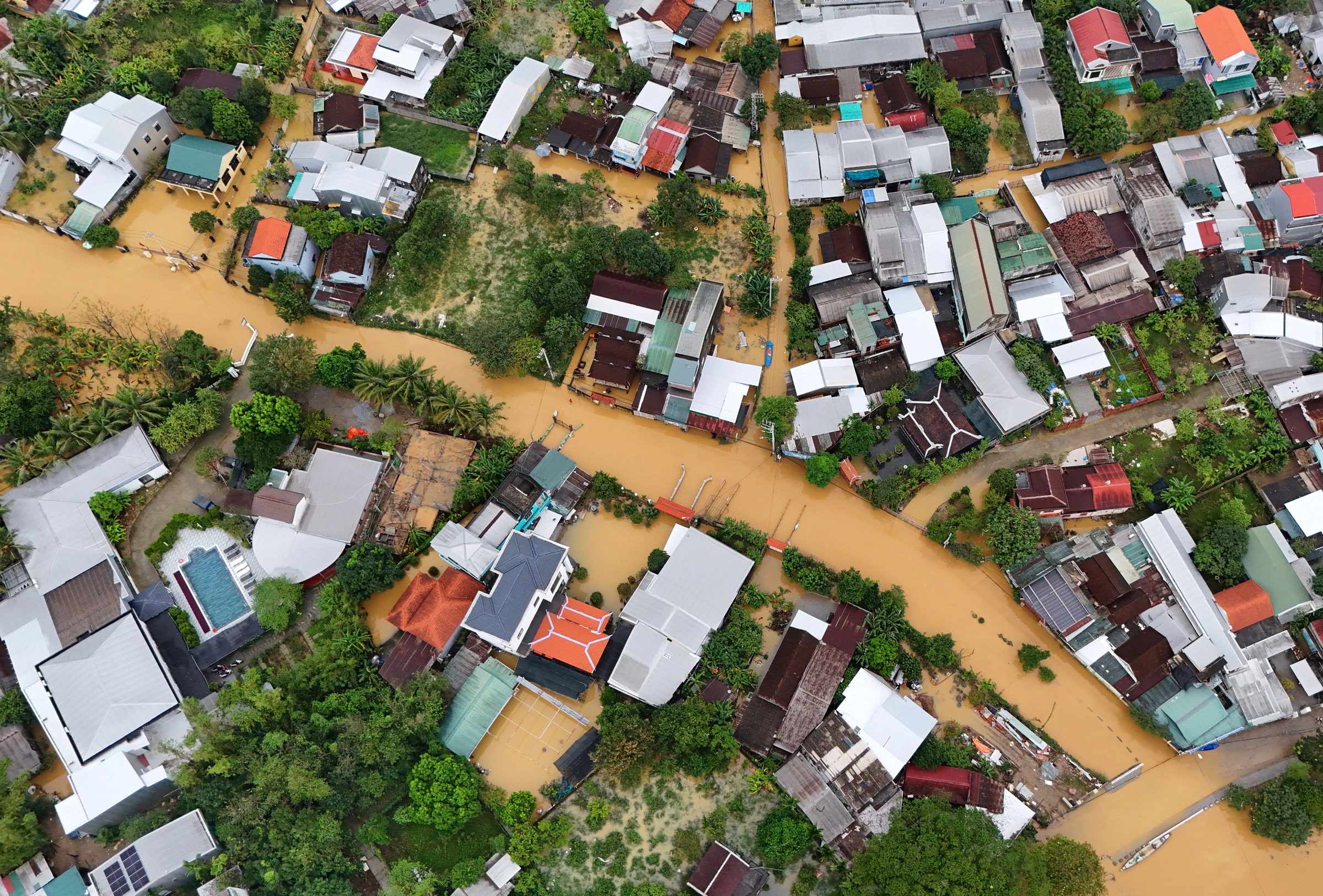 Giải Mã Sự Bám Trụ Của Người Miền Trung